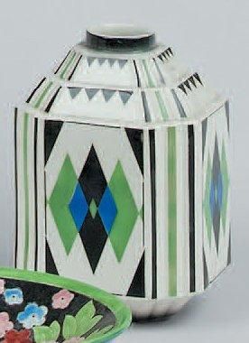 CATTEAU Charles (1880-1966) Vase en faïence vernissée de forme cubiste. Décor sur...
