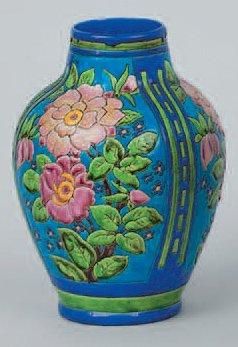 CATTEAU Charles (1880-1966) Vase en faïence émaillée de forme pansue à col ouvert...