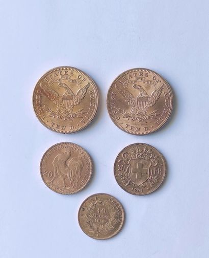  LOT de cinq pièces en or USA, France et Suisse : Deux pièces de 10 Dollars à l'aigle...