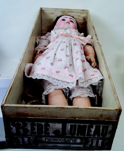 null 
JUMEAU -LIORET PHONOGRAPHIC doll, head in cast biscuit, open mouth, marked...