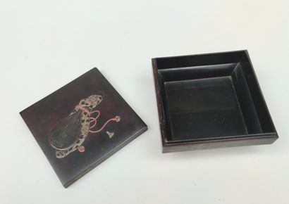 
Small square lacquer box, JAPAN MEIJI end...