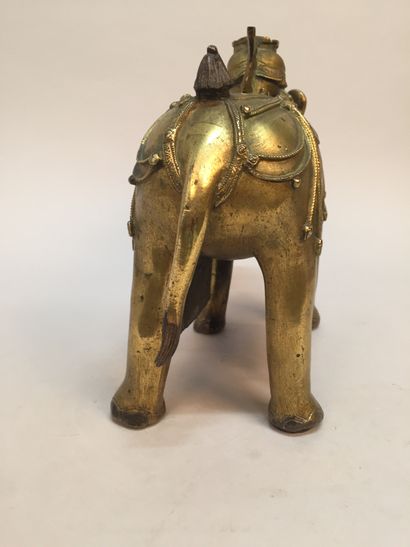 null 
CHINE - Epoque MING (1368 - 1644), XVIIeme siècle
Importante statuette de Samanthabadra...
