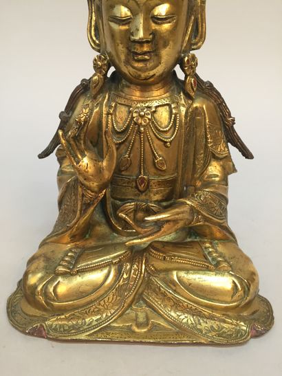 null 
CHINA - MING period (1368 - 1644), 17th century
Important gilded bronze statuette...