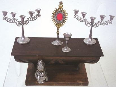 null 
Small miniature travel altar; master's furniture L 23 cm H 10 cm with lead...