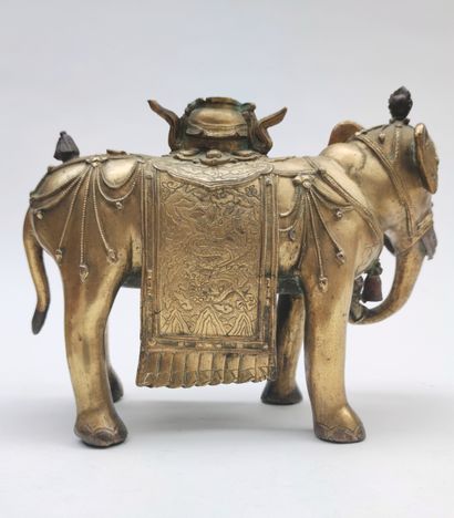 null 
CHINE - Epoque MING (1368 - 1644), XVIIeme siècle
Importante statuette de Samanthabadra...