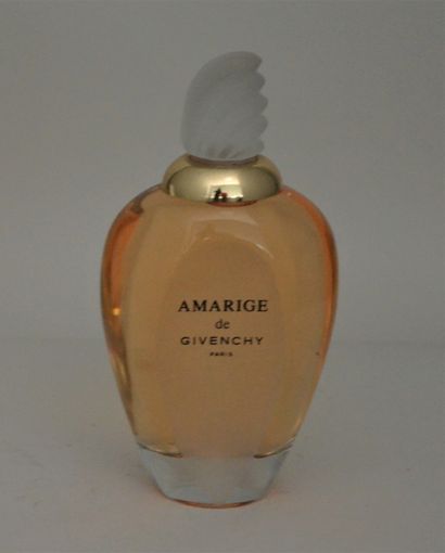null Givenchy - "Amarige" - (années 1990)

Flacon publicitaire décoratif dessiné...