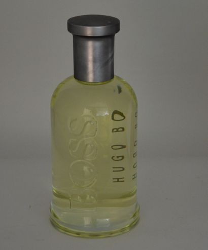 null Hugo Boss - "Bottled" - (années 2000)

Flacon publicitaire décoratif en verre...