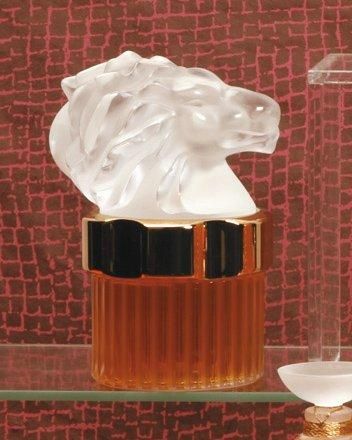 Lalique parfums « Lion » - (années 2000) Flacon mascotte en cristal incolore pressé...