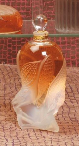 Lalique parfums « Les Elfes » - (2002) Présenté dans son coffret en carton gainé...