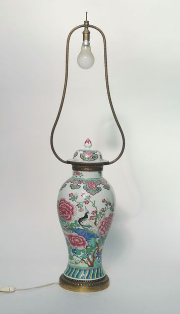 null LAMP, the base in the form of a covered porcelain vase with Chinese-style floral...