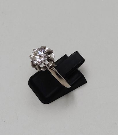 null 
RING, white gold and platinum setting, set with a brilliant-cut diamond of...