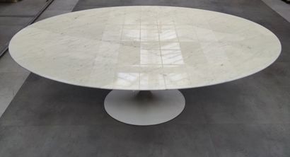 null 
Eero SAARINEN, réalisation attribuée aux EDITIONS KNOLL INTERNATIONAL

Table...