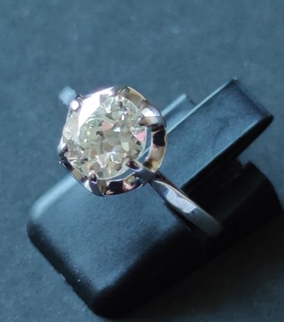 null 
BAGUE, monture en or gris 585°/°° sertie d'un diamant taille brillant ancienne...