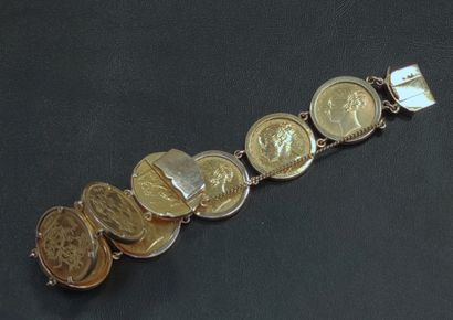 null 
BRACELET in yellow gold 750°/°° composed of 8 gold coins Victoria English

weight...