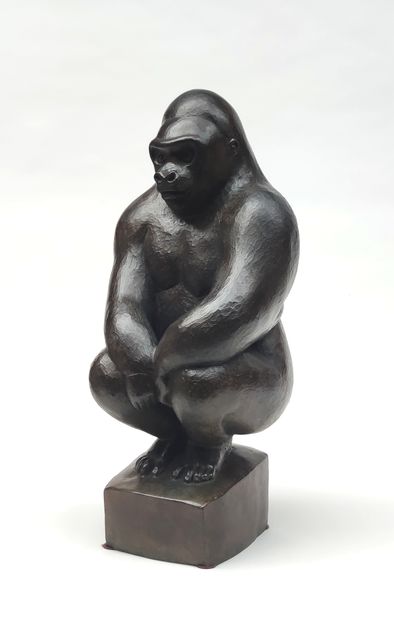 null Christine PARAVISINI (1960-2013)

Le Gorille

Epreuve en bronze patiné brun...