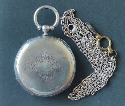 null Silver pocket watch (accident on the dial) and silver metal chain Weight: 73...