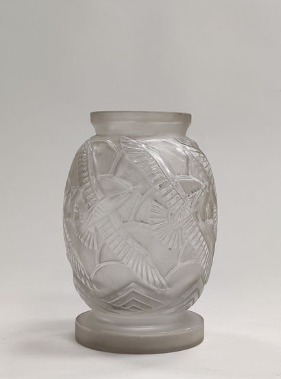 
Pierre D'AVESN (1901-1990/91)

Vase d'édition...