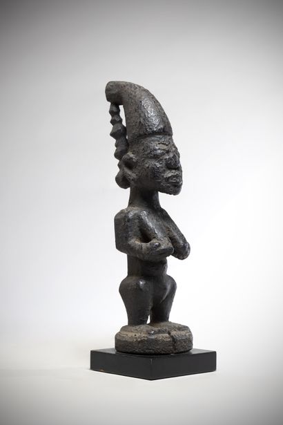 null YORUBA (Nigéria)

Représentation féminine Eshu, les bras repliés rejoignent...