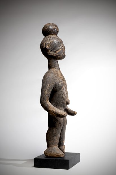 null IBO (Nigeria)

Alusi" ancestor statue with very old crusty patina wearing a...