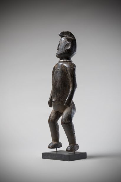 WERE (Nigéria) 
Très ancienne statue masculine...