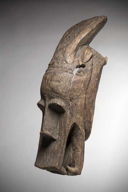 null YAOURE (Côte d'Ivoire)

Très ancien masque "zaouli" en bois lourd érodé, de...