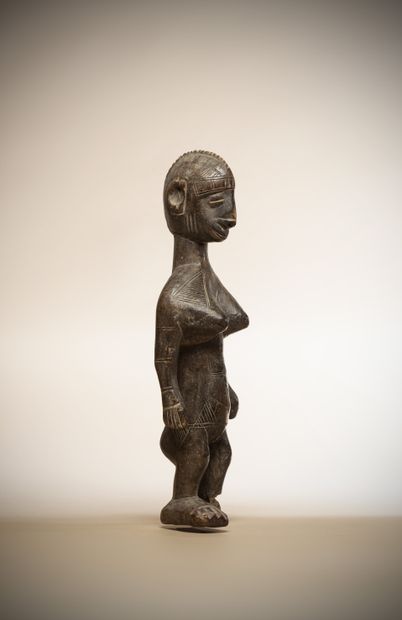 null BAMBARA (Mali)

Statue féminine en bois mi lourd avec de nombreuses scarifications...