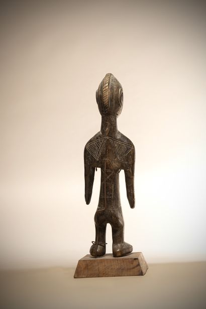  BAMBARA (Mali) 
Statue féminine en bois mi lourd avec de nombreuses scarifications...