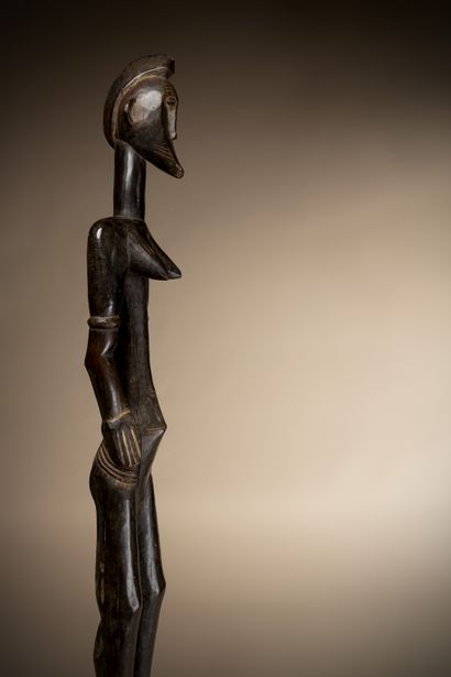 null SENOUFO (Côte d'Ivoire, Mali)

Elégante statue féminine au visage mince, concave,...