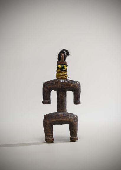 null NAMJI (Cameroon)

This very stylized doll is one of the rare specimens having...