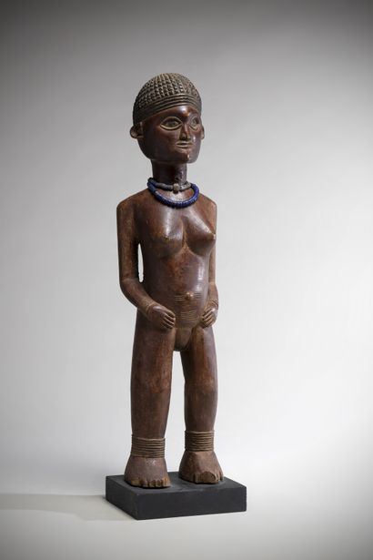 LUNDA (Angola) 
Statue féminine en position...