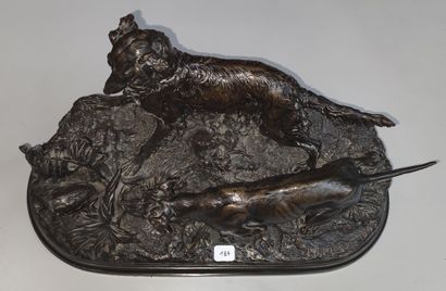 null Pierre Jules MENE (1810-1879)

Hunting dog and partridge 

Bronze proof, dark...