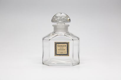  Guerlain - "Pour Troubler" - (années 1910) 
Flacon en cristal massif incolore pressé...