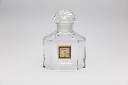 null Guerlain - "Pois de Senteur" - (années 1920)

Même modèle en cristal que celui...