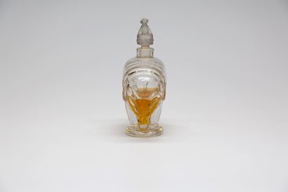 null Lubin - "Kismet" - (1921)

Rare flacon animalier en cristal incolore pressé...