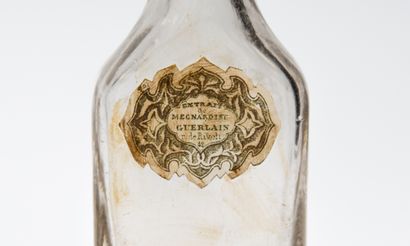null Guerlain - (années 1828-1830)

Paire de flacons plats en verre incolore moulé...
