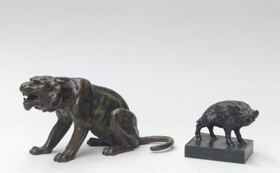 null 
ECOLE FRANCAISE fin du XIXème 

"Lion assis" 

Epreuve en bronze, fonte d'édition...