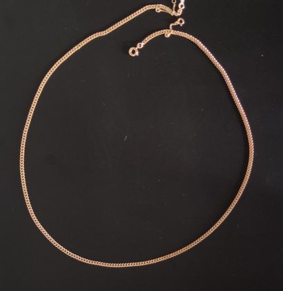 null CHAIN IN YELLOW GOLD 750°/00 with safety chain

L : 54 cm, Weight : 14 g