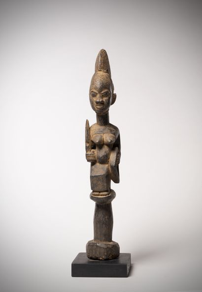 null Yoruba (Nigéria) Belle représentation d'une prêtresse ou d'une amazone portant...