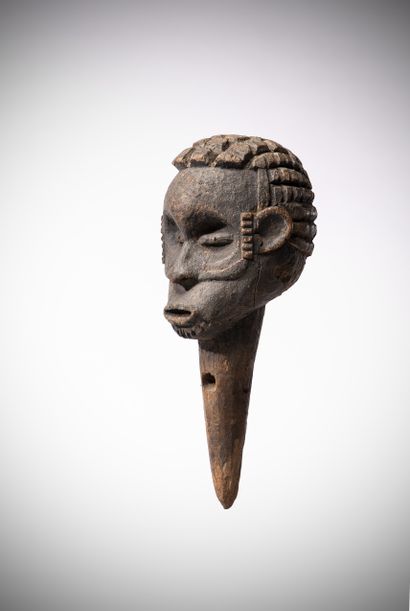 Idoma (Nigéria) Belle tête archaïque en bois...