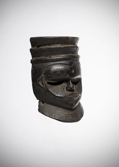null Ibibio / Eket (Nigeria) Mask with a beautiful black lacquered patina, the face...