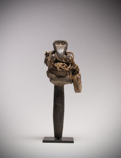 null Fon (Benin) Ceremonial scepter representing a monkey loaded with multiple charges...