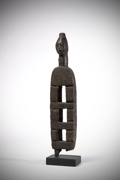 null Atié (Côte d'Ivoire) Rare statue "échelle" composée d'un corps ajouré en volumes...