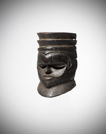 null Ibibio / Eket (Nigeria) Mask with a beautiful black lacquered patina, the face...