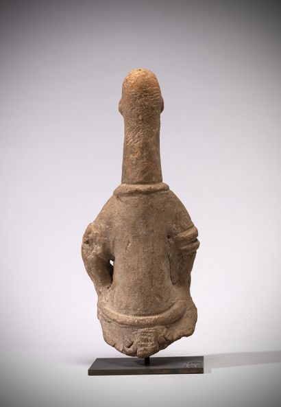 null Bankoni (Mali) This terracotta excavation in the long style representing a figure...