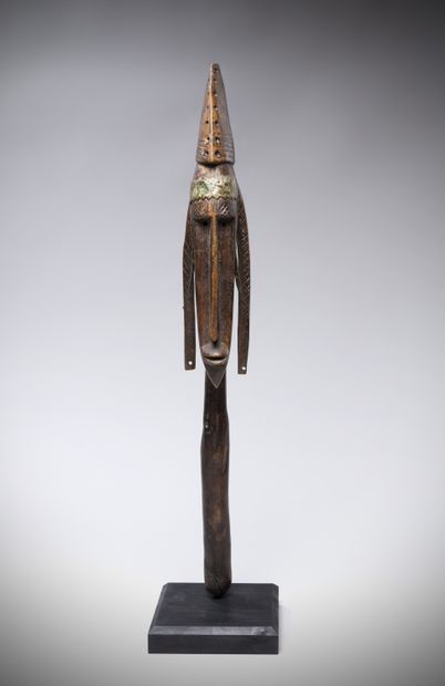 null Bambara (Mali) Head of a "merekun" puppet probably from the Segou region. The...