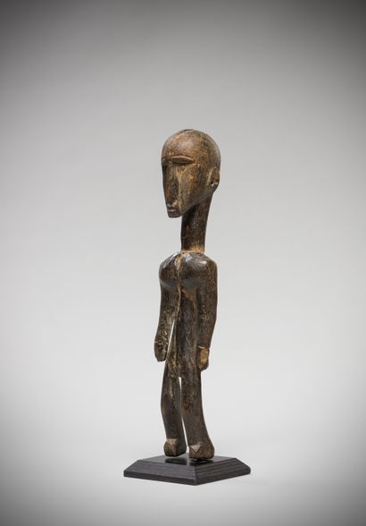 null Bambara (Mali) Male statuette representing a circumcised man, elongated face...