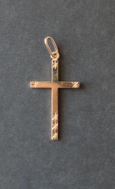null CROSS IN YELLOW GOLD 750°/00 

weight : 1.2 g