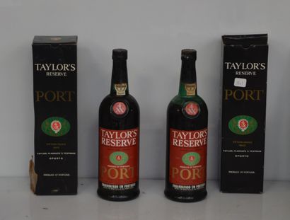 2 bouteilles PORTOS TAYLORS GRANDE RESERVE...