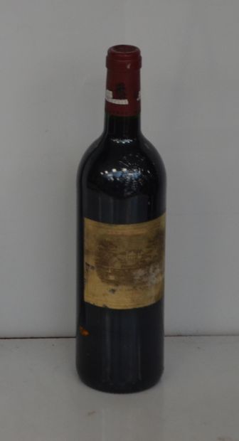null 1 bouteille CHÂTEAU LAFITE ROHSCHILD 1996 (étiquette très sale)