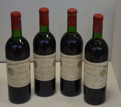 null 4 bouteilles CHT CHEVAL BLANC 1970 (nlb, 1 capsule corodée)